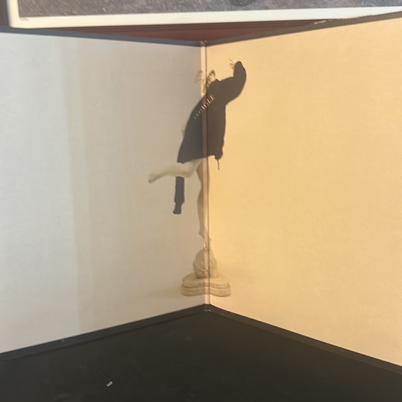 Jungle Vinyl Record with Gold Accents - Picture 2 of 7